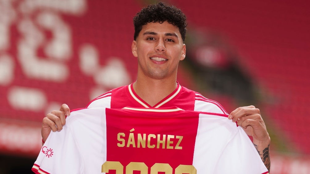 Jorge Sánchez en su presentación con el Ajax