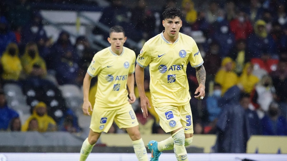 Jorge Sánchez durante un partido con América