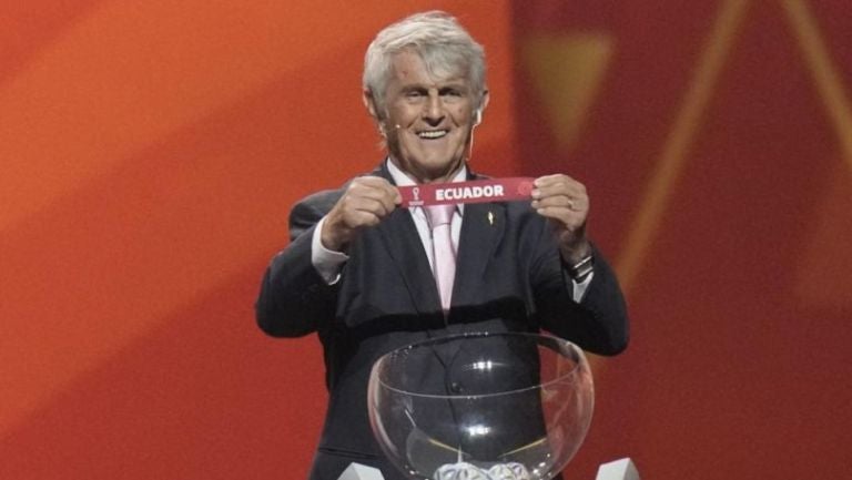 Bora Milutinovic en el sorteo del Mundia