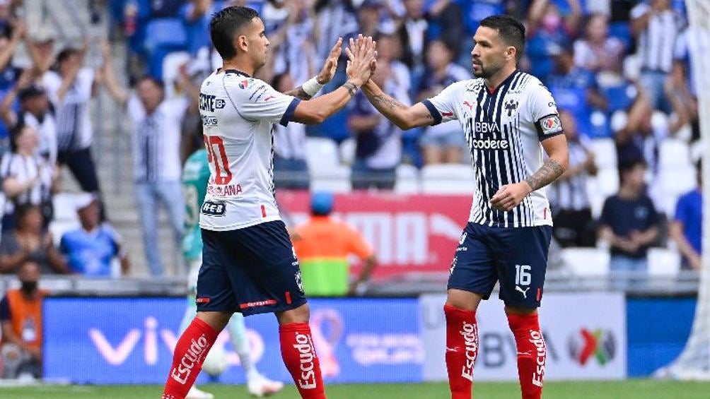 Sebastián Vegas y Celso Ortiz jugando con Rayados