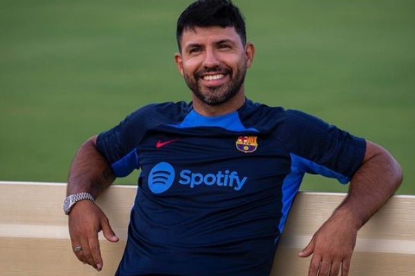 Agüero asegura que Bernardo será de ayuda a Xavi