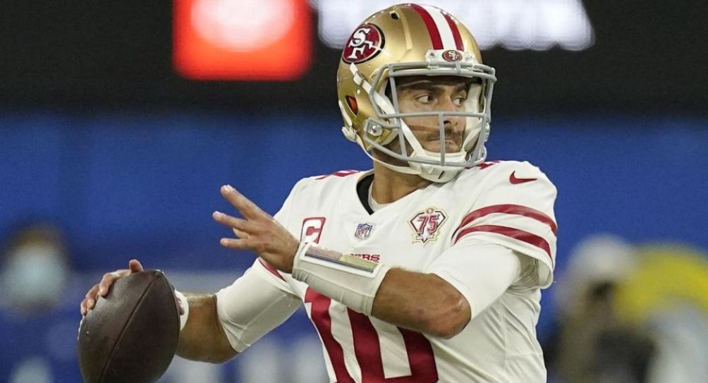 Jimmy Garoppolo jugando con los 49ers