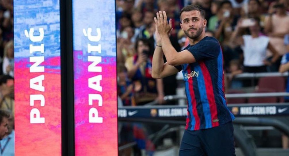 Miralem Pjanic en la presentación del plantel del Barcelona