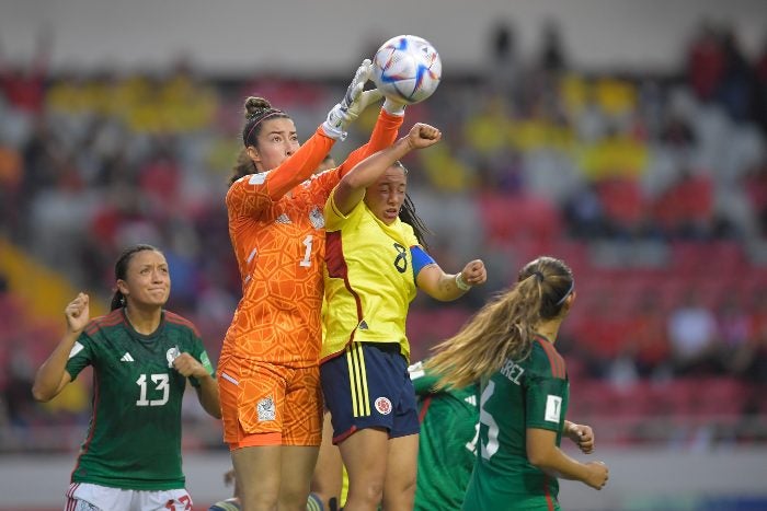 Acción en el México vs Colombia