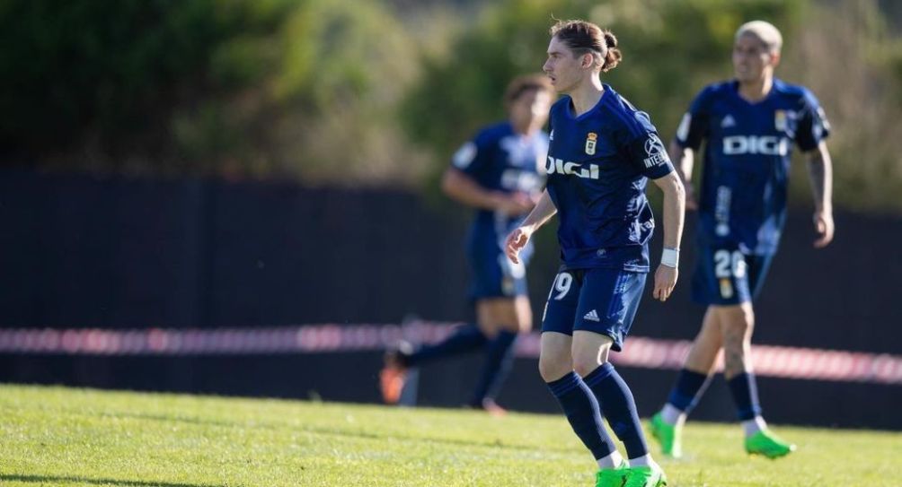 Marcelo Flores durante un partido del Real Oviedo