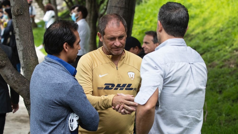 Andrés Lillini con Íñiguez y Puente en Cantera