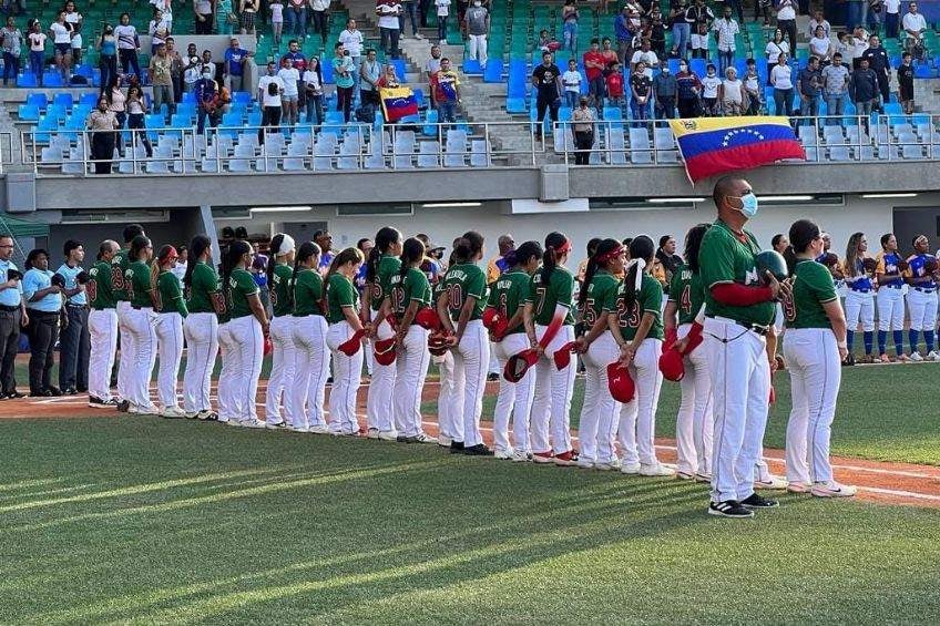 Jugadoras de México previo al partido