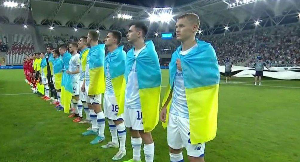 Jugadores del Dinamo de Kiev previo a un partido