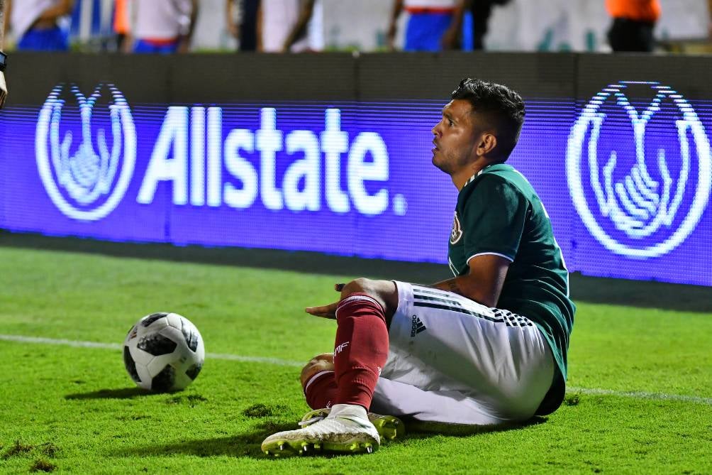 Tecatito Corona se lesionó en el entrenamiento con el Sevilla