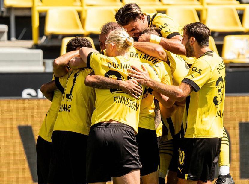 Dortmund celebrando un gol.