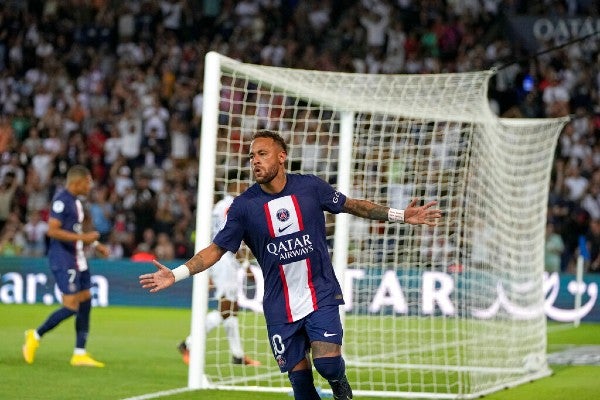 Neymar celebra gol 