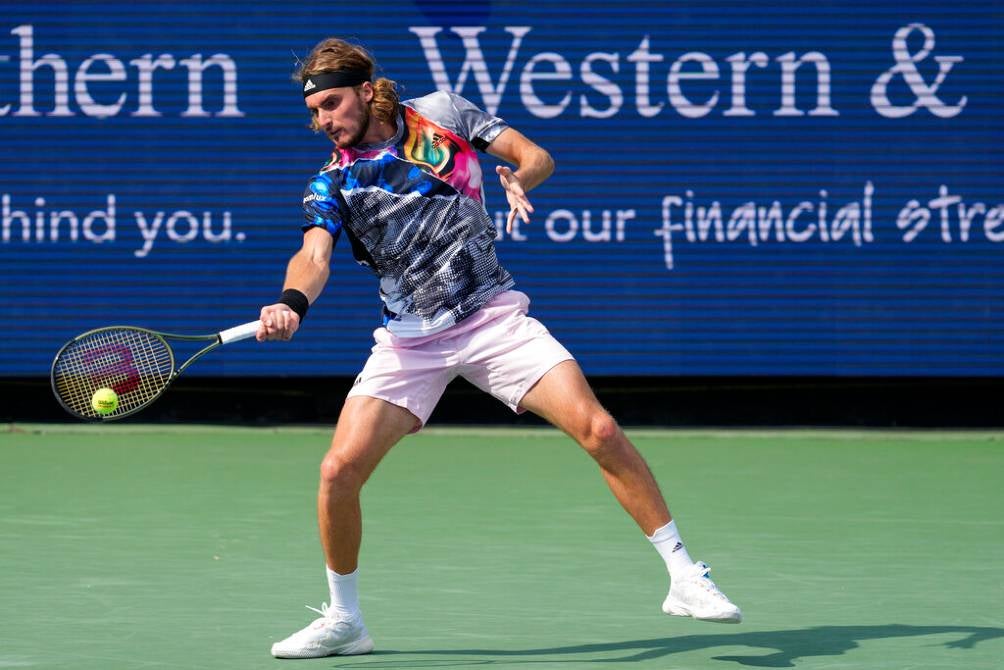 Tsitsipas impuso condiciones sobre el estadounidense John Isner 