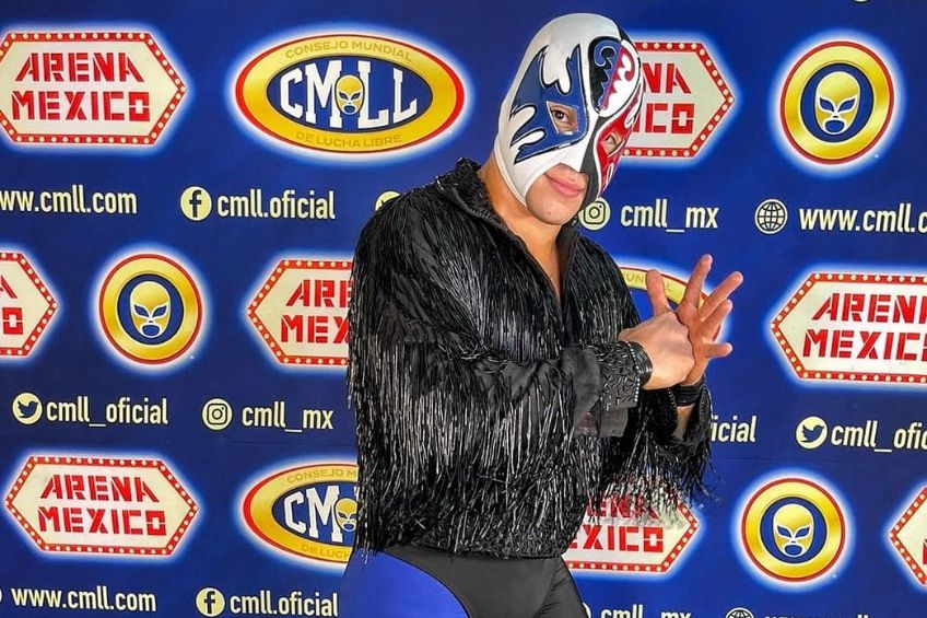 Atlantis Jr. durante un evento del CMLL