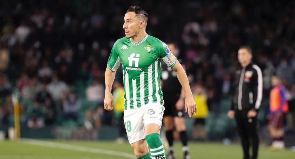 Andrés Guardado durante un partido del Betis