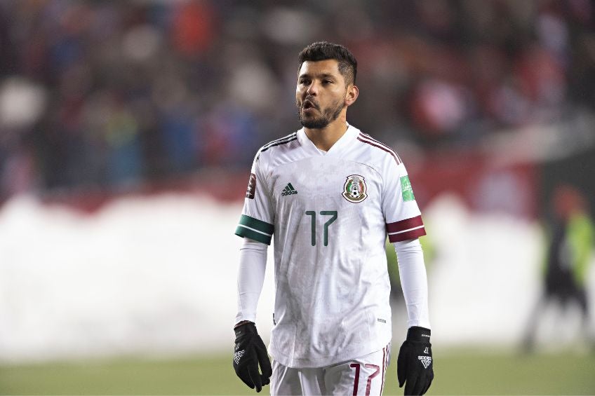 Tecatito Corona tras un partido de México