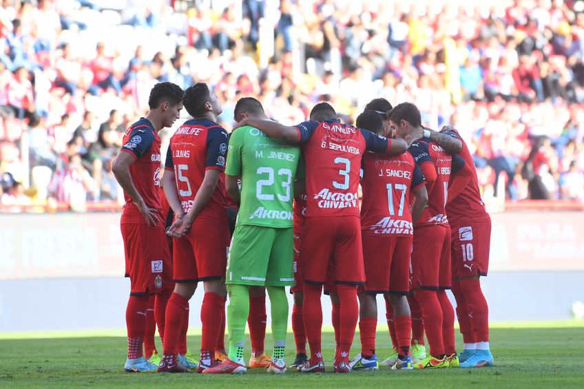 Jugadores de Chivas previo a un partido