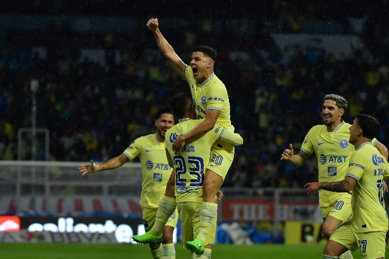 Richard Sánchez en festejo gol