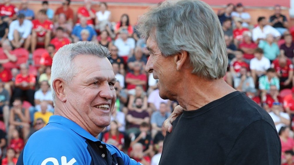 Javier Aguirre y Manuel Pellegrini se saludaron previo al partido