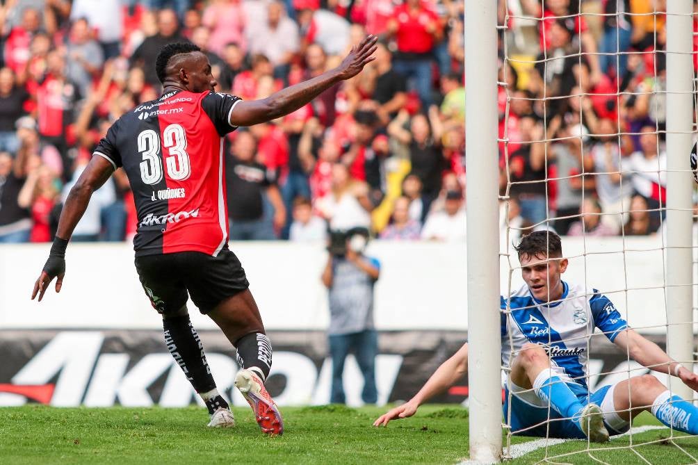 Quiñones festeja el empate ante Puebla