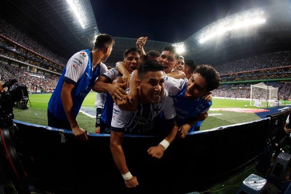 Maxi Meza y Rayados celebran gol que fue anulado en el Clásico Regio 128