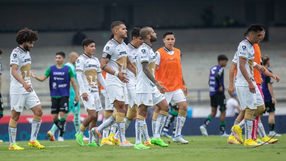 Jugadores de Pumas en lamento