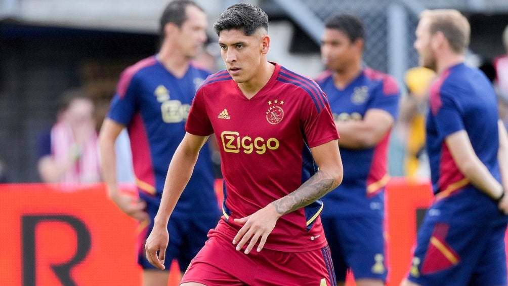 Edson Álvarez en el juego del Ajax