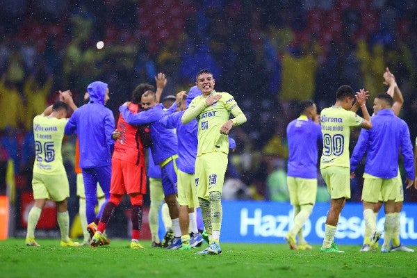 América celebra goleada ante Cruz Azul en el Estadio Azteca