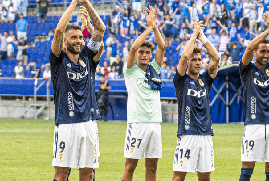 Real Oviedo agradeciendo a su afición 