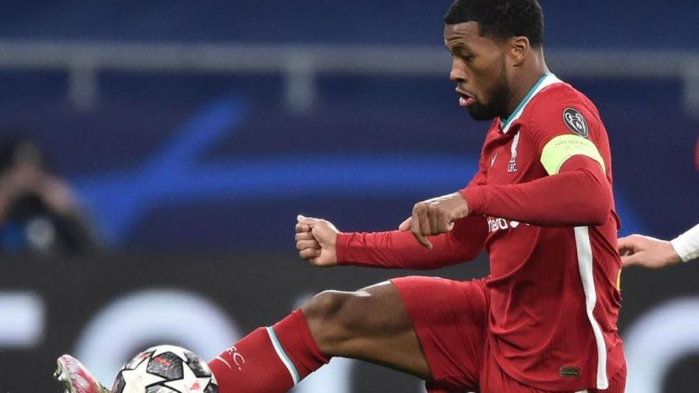 Wijnaldum había llegado a jugar con la Roma