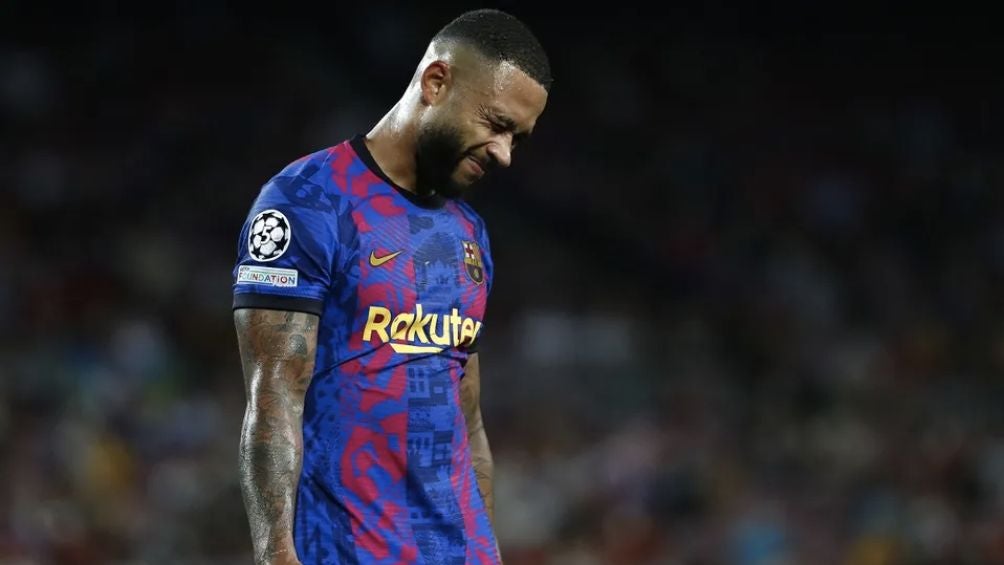 Se complica la salida de Depay del Barça