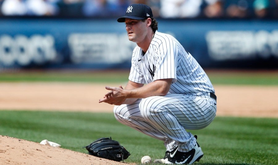 Gerrit Cole se lamenta en juego ante Blue Jays