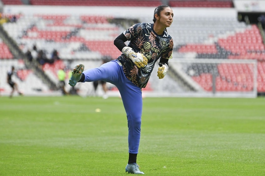 Itzel González previo a un partido de América