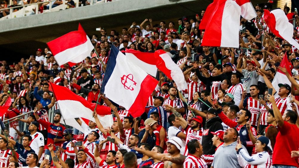 Afición de Chivas en el juego ante Rayados 