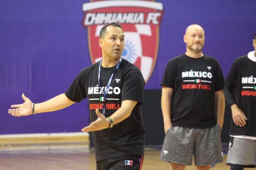 Omar Quintero durante un entrenamiento