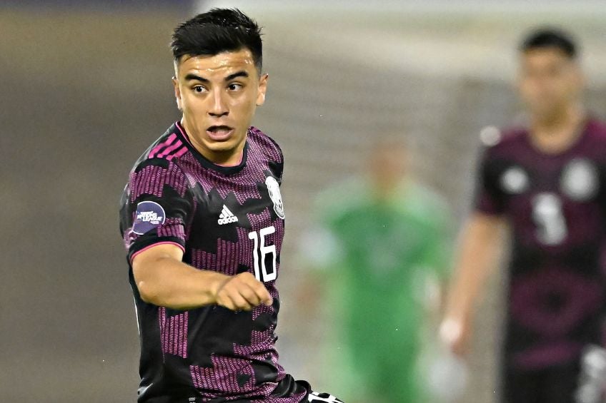 Fernando Beltrán durante un partido de México