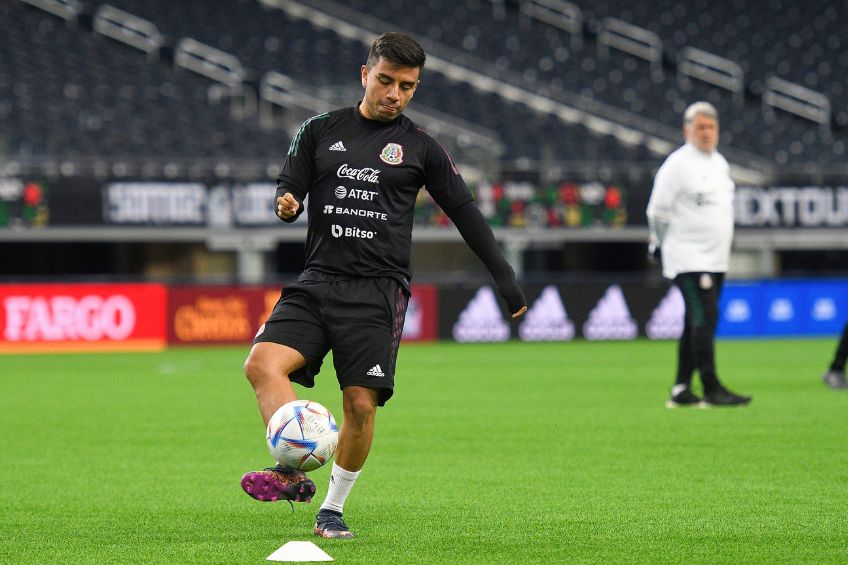 Fernando Beltrán entrenando con la Selección Mexicana