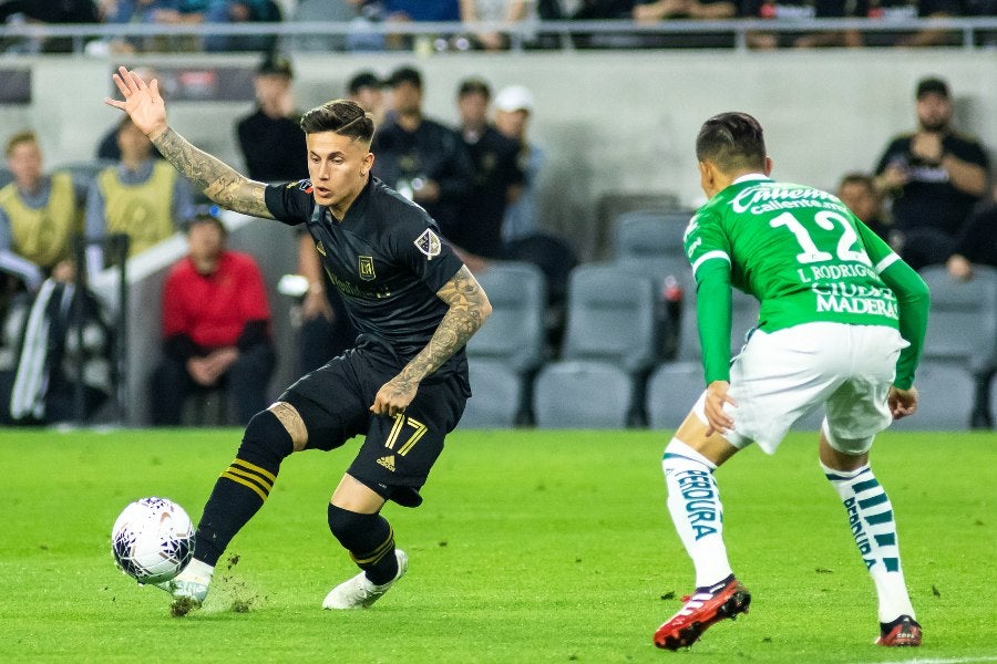 Brian Rodríguez durante un partido con LAFC