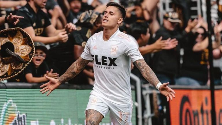 Brian Rodríguez durante un partido del LAFC 