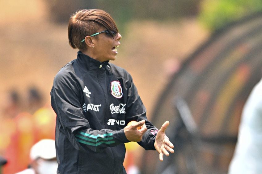 Maribel Domínguez durante un entrenamiento del Tri Femenil Sub 20