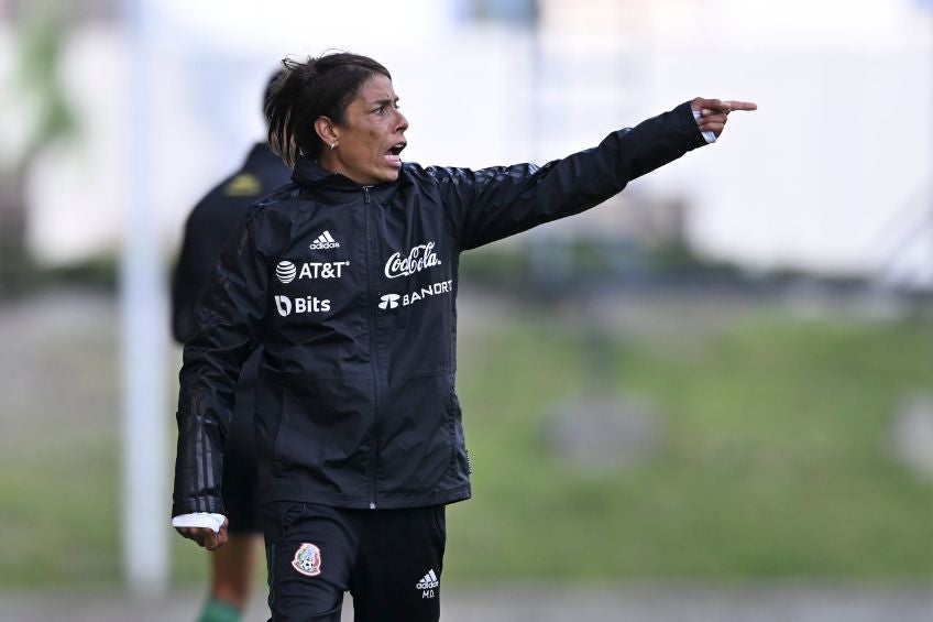 Maribel Domínguez durante un entrenamiento del Tri Femenil Sub 20