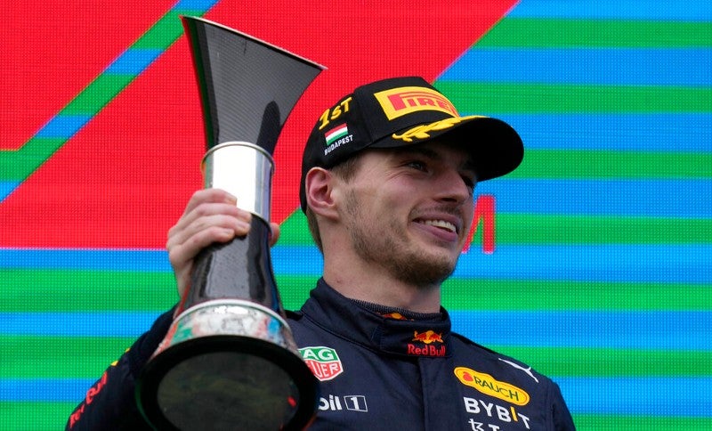 Verstappen al conquistar el GP de Hungría 