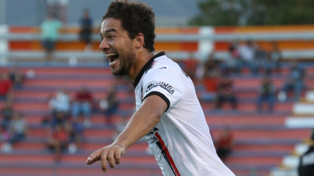 Hernández en el festejo de su gol