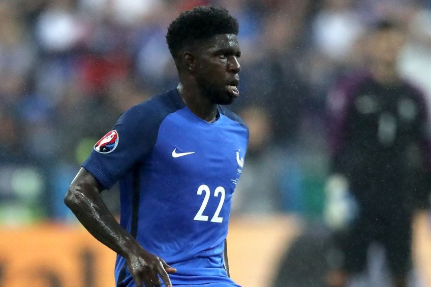 Samuel Umtiti durante un partido de Francia