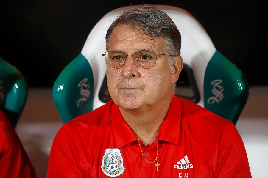 Gerardo Martino durante un partido con México