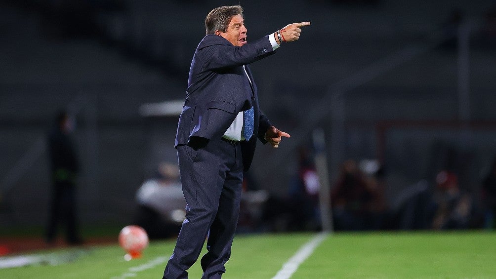 Miguel Herrera, molesto por partido amistoso del Tri