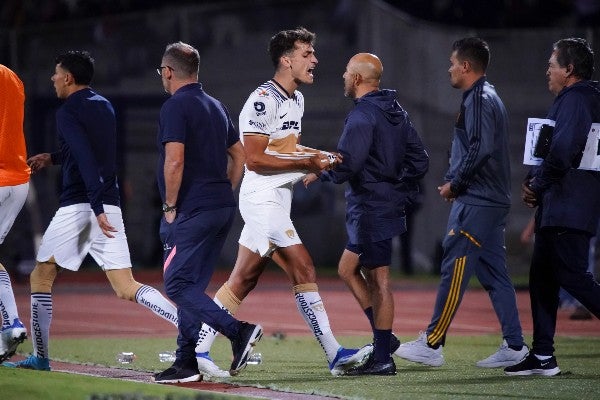 Juan Dinenno, delantero de Pumas durante partido ante Tigres