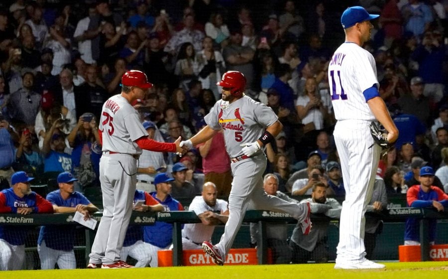 Pujols recorriendo las bases