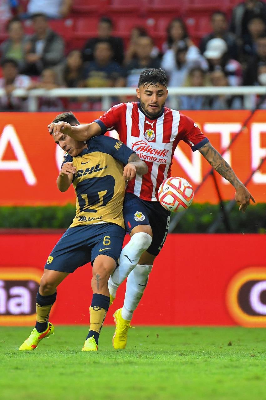 Alexis Vega en el partido ante Pumas