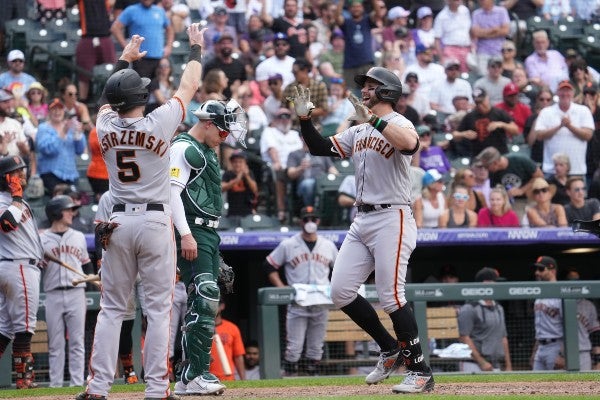 Padres blanquea a Gigantes en histórica serie de Grandes Ligas en CDMX