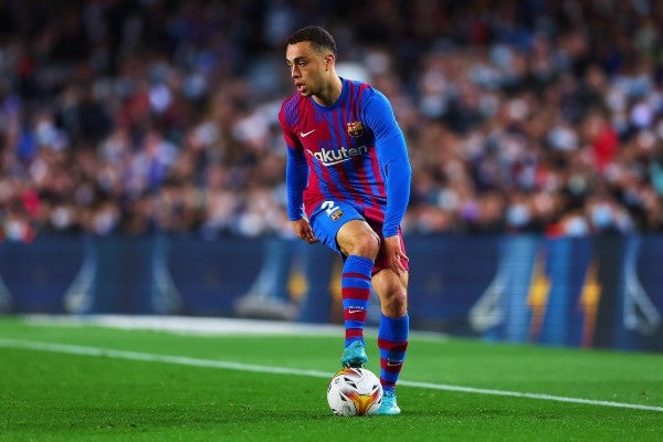 Sergiño Dest con Barcelona